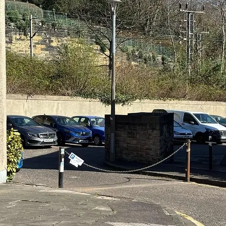 Royal Mile Escape-free Parking *