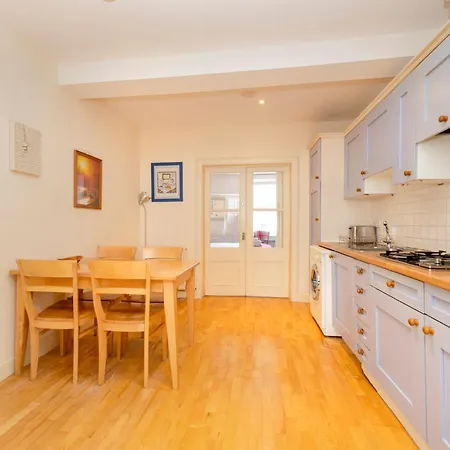Joivy Gorgeous 2-bed Flat Near Castle * Эдинбург