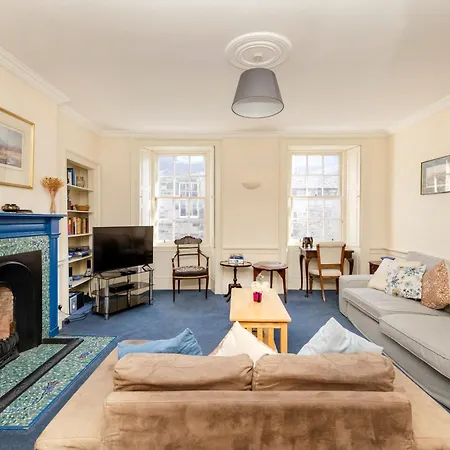 Joivy Gorgeous 2-bed Flat Near Castle Апартаменты *