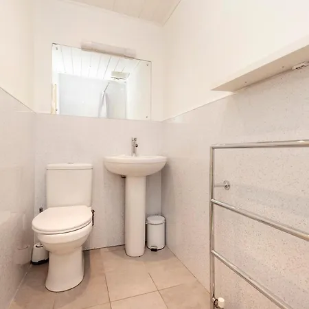 Joivy Gorgeous 2-bed Flat Near Castle * Edynburg