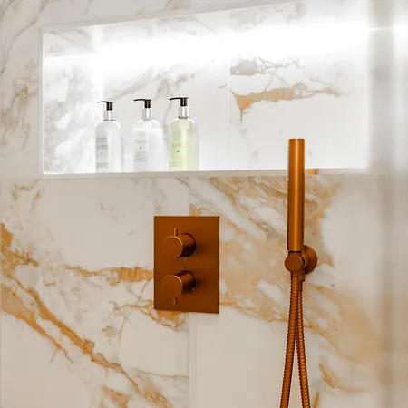 Dragon Luxury At 9 Albyn Place