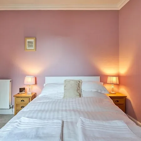 3 Bedroom - Historic Old Town アパート *