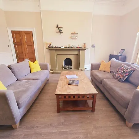 게스트하우스 Delightful 4 Bedroom Family In Newington - Craigmillar Park