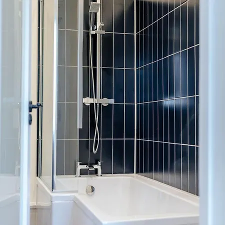 Bright & Elegant Portobello 아파트 에든버러