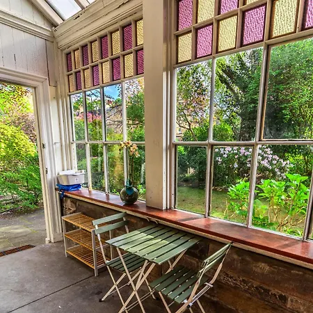 Appartamento Victorian Charm - Lush Garden, Shops And Parking Edimburgo
