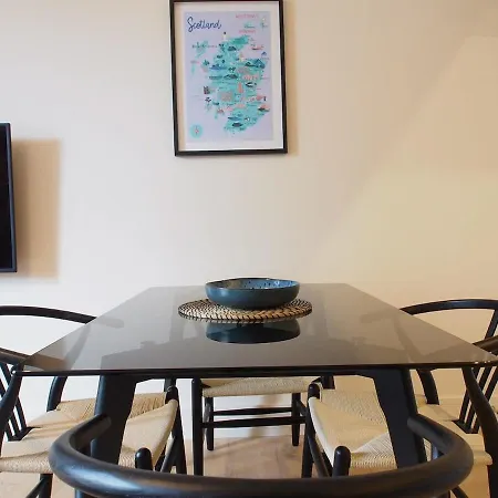 Spacious Luxe 2-bed Near The Centre - Flat 6, Elgin House