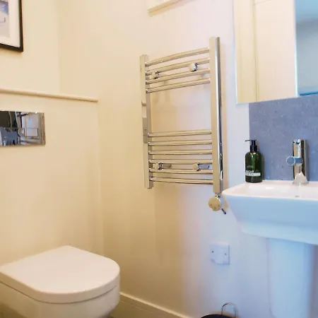 Spacious Luxe 2-bed Near The Centre - Flat 6, Elgin House 公寓