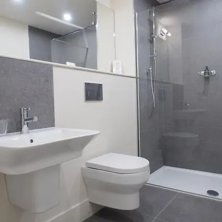 Spacious And Modern 2-bed On Easter Road - Flat 3, Elgin House