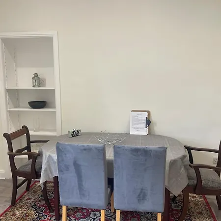 Entire Victorian House 2br - 4 Guests * Edinburgh