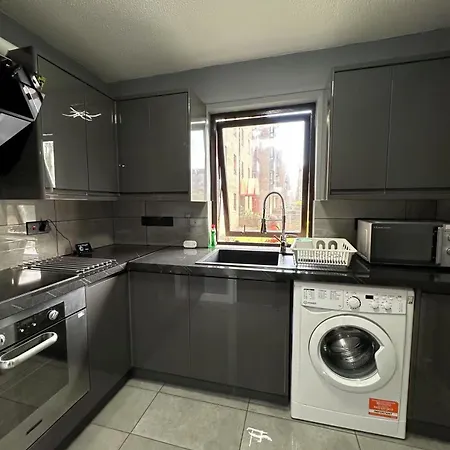 Apartament Two Bedroom Flat In Center With Free Parking