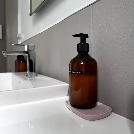 Kaimes Kip Stylish Five Bedroom