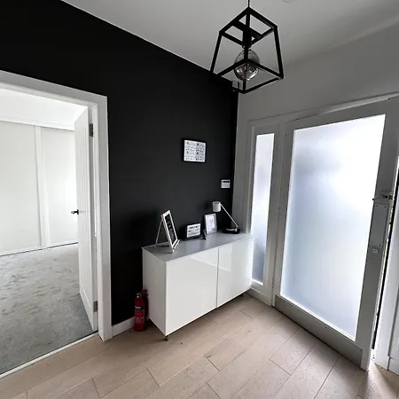 Kaimes Kip Stylish Five Bedroom *