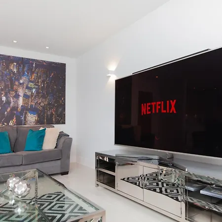 شقة Luxurious - Sleeps 6