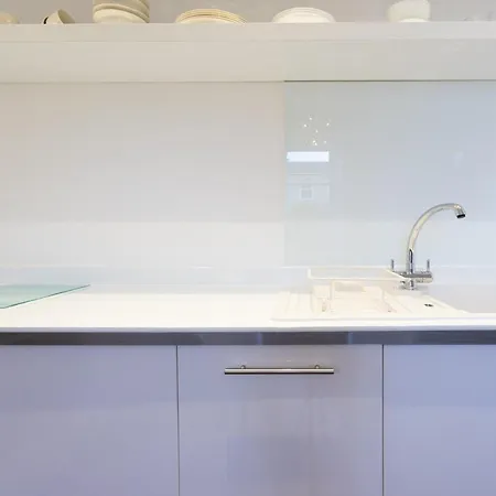 Immaculate One Bedroom Flat In The Centre 아파트 *