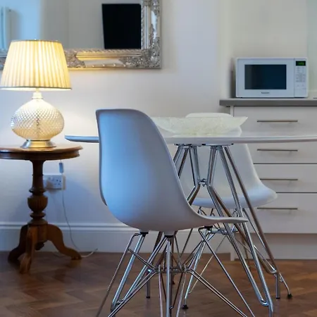 Immaculate One Bedroom Flat In The Centre アパート