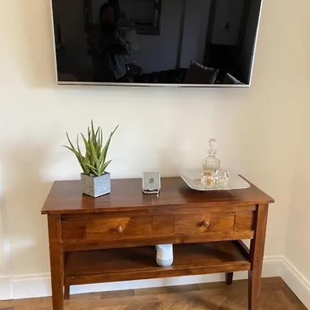 Immaculate One Bedroom Flat In The Centre * エディンバラ