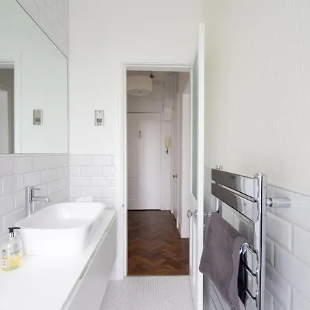 Immaculate One Bedroom Flat In The Centre Edimburgo