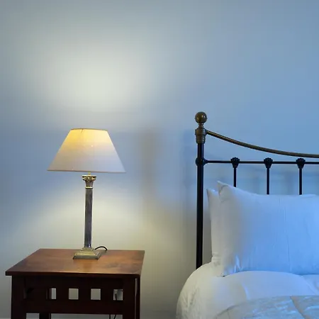 Immaculate One Bedroom Flat In The Centre エディンバラ