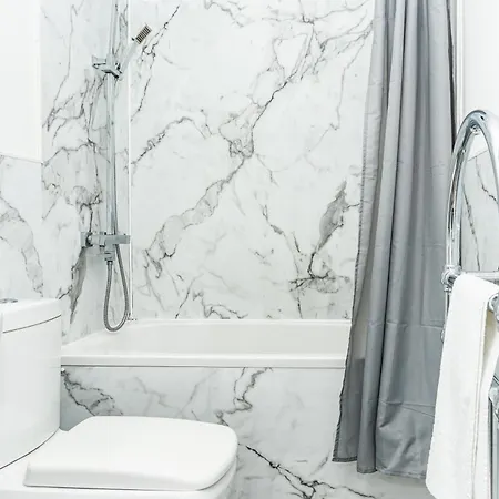 Apartment 3br Next To Stadium Near Airport Sleeps 7