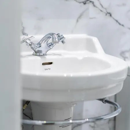 3br Next To Stadium Near Airport Sleeps 7 Apartment *