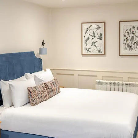 Grove House 4* Edinburg
