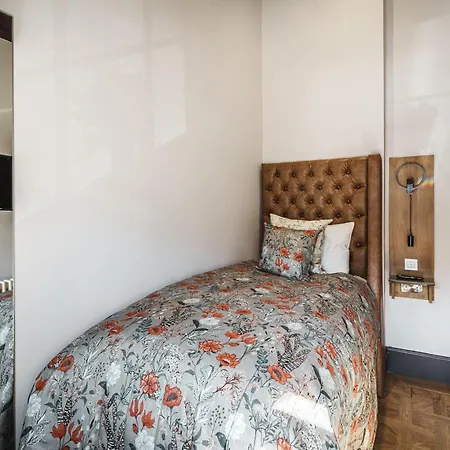 Bonnie - Smart Boutique - Haymarket 4* Edinburgh