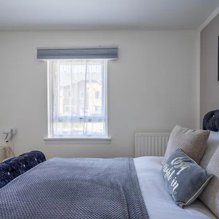 Centre House - 5 Bedrooms - Sleeps 9 - Parking Hébergement de vacances