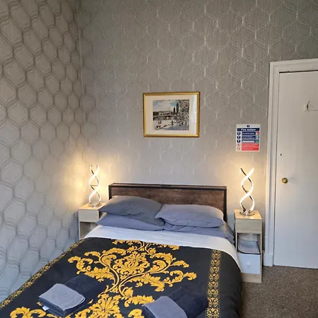 The City- Braveheart House * Edinburgh