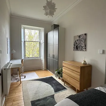 Apartment Skylight - Elegant Centre Edinburgh