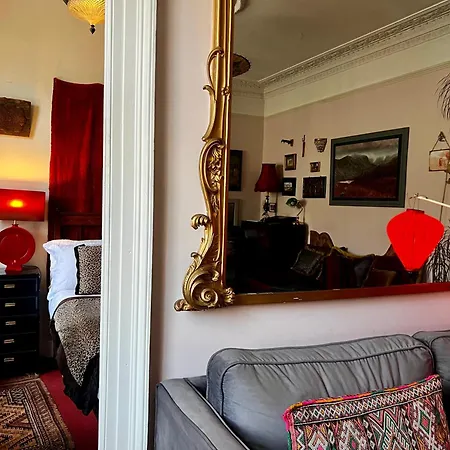 With Parking, Original Art And Antiques エディンバラ