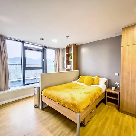 Living At Lady Nicolson Court * Эдинбург