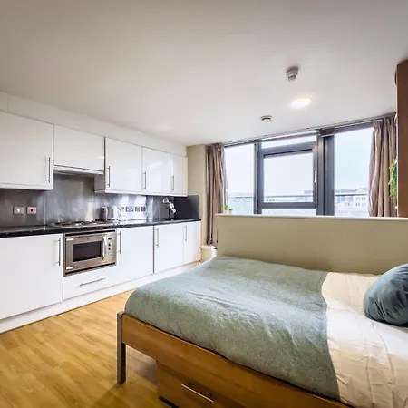 Living At Lady Nicolson Court Апартаменты Эдинбург