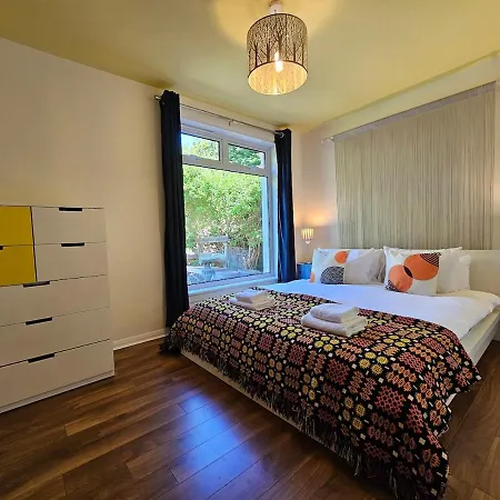 The Robin House In Ravelston * 爱丁堡