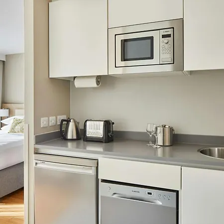 By Marriott Edinburgh