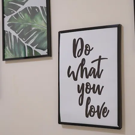 The Lochend Two Bedroom Lägenhet *