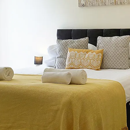 The Lochend Two Bedroom * Edinburg