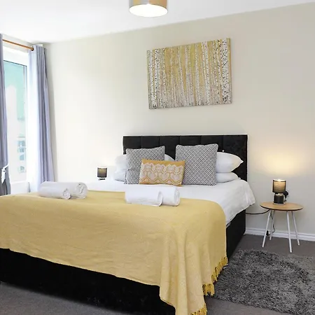 The Lochend Two Bedroom *