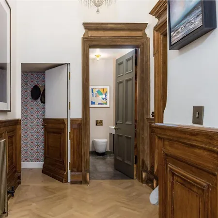 Appartement Luxury Wood Panelled West End Gf Flat Édimbourg