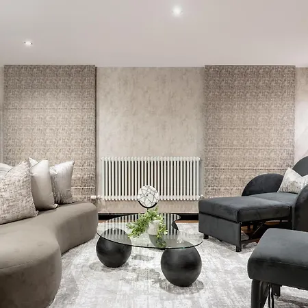 Luxury Old Town Design With Fireplace Edimburgo