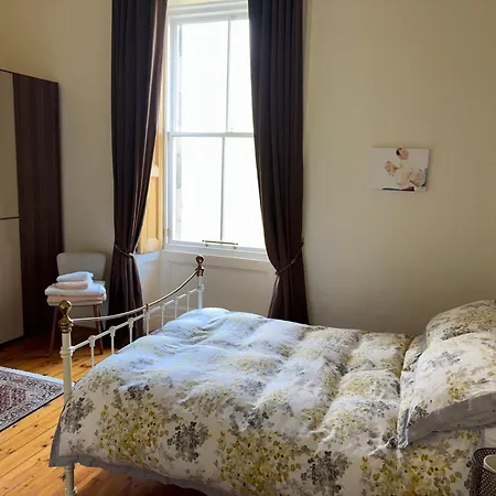 Quiet In Vibrant Bruntsfield With Private Parking Edinburgh