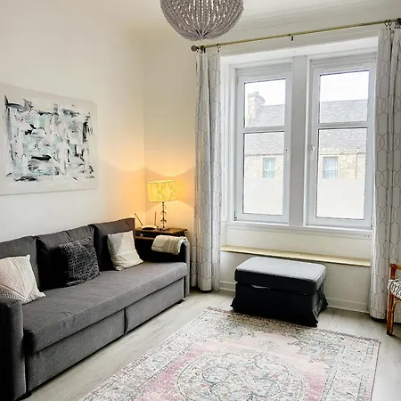 Апартаменты Chic Flat Close To Edinburgh, Airport, & Zoo Эдинбург