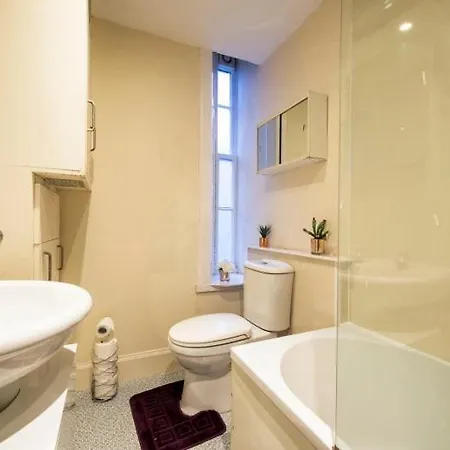 Morrison Apartment *