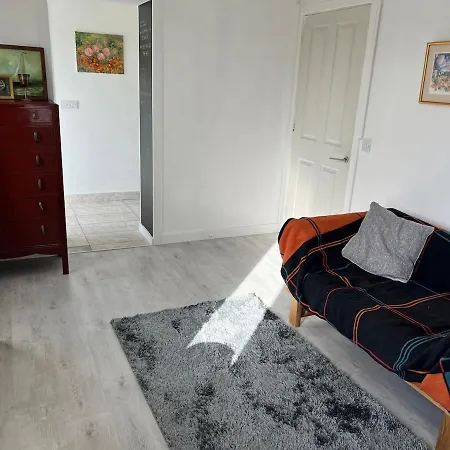 شقة Self-contained Ground Level With Hill View *