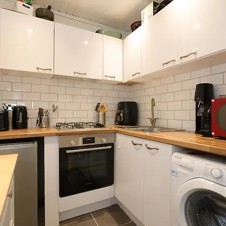Homely 2bd Flat Heart Of Apartment Edinburgh