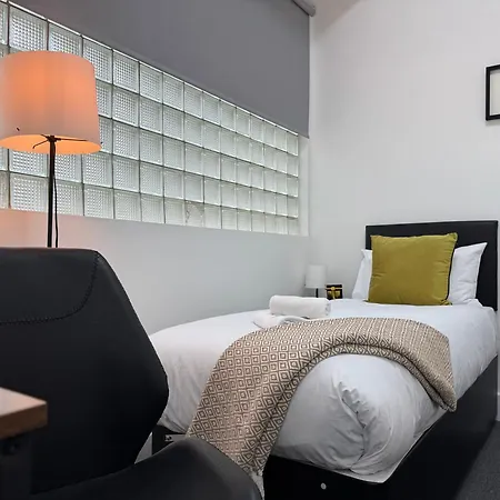 Squarezzz - Group Aparthotel Edimburgo