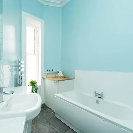 Stylish 3 Bed New Town - Traquair 公寓