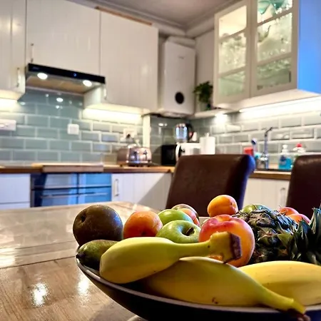 Rena- Bright And Modern Center Apartment. Edynburg