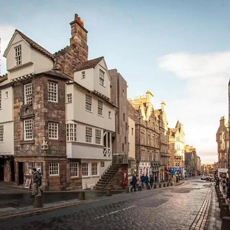 New Royal Mile Quiet Spacious And Comfortable Flat With Large Balcony And Great Views Floor No Lift Appartamento *