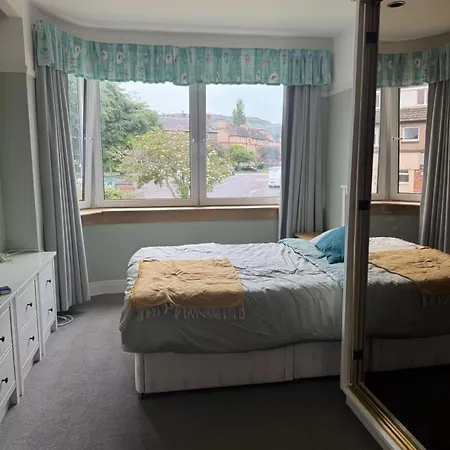 Heart Of Edinburgh- Near Portobello شقة