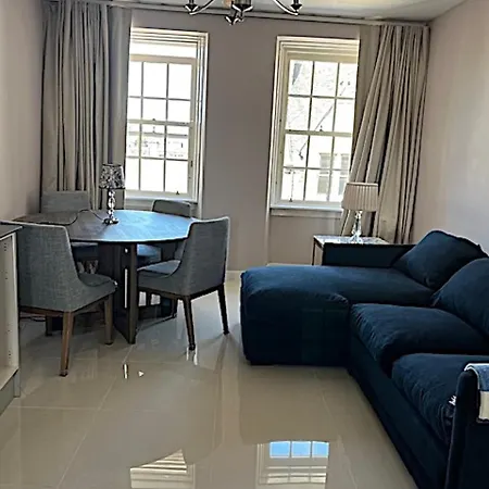 New Royal Mile Quiet Spacious And Comfortable Flat With Large Balcony And Great Views Floor No Lift Appartamento Edimburgo